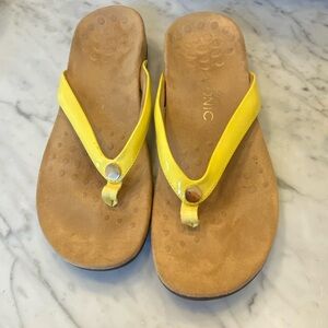 Vionic Mona Toe Post Sandal Orthotic Arch Support sz 10